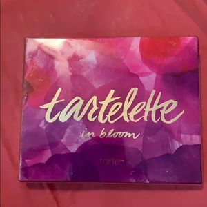 Tarte tartlette in bloom eyeshadow palette!